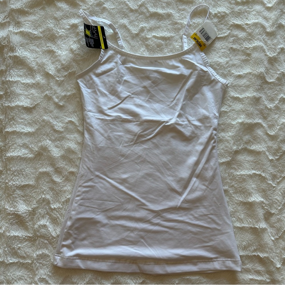 Maidenform NWT Medium White Shape Wear Tank Top Smoothing Solutions